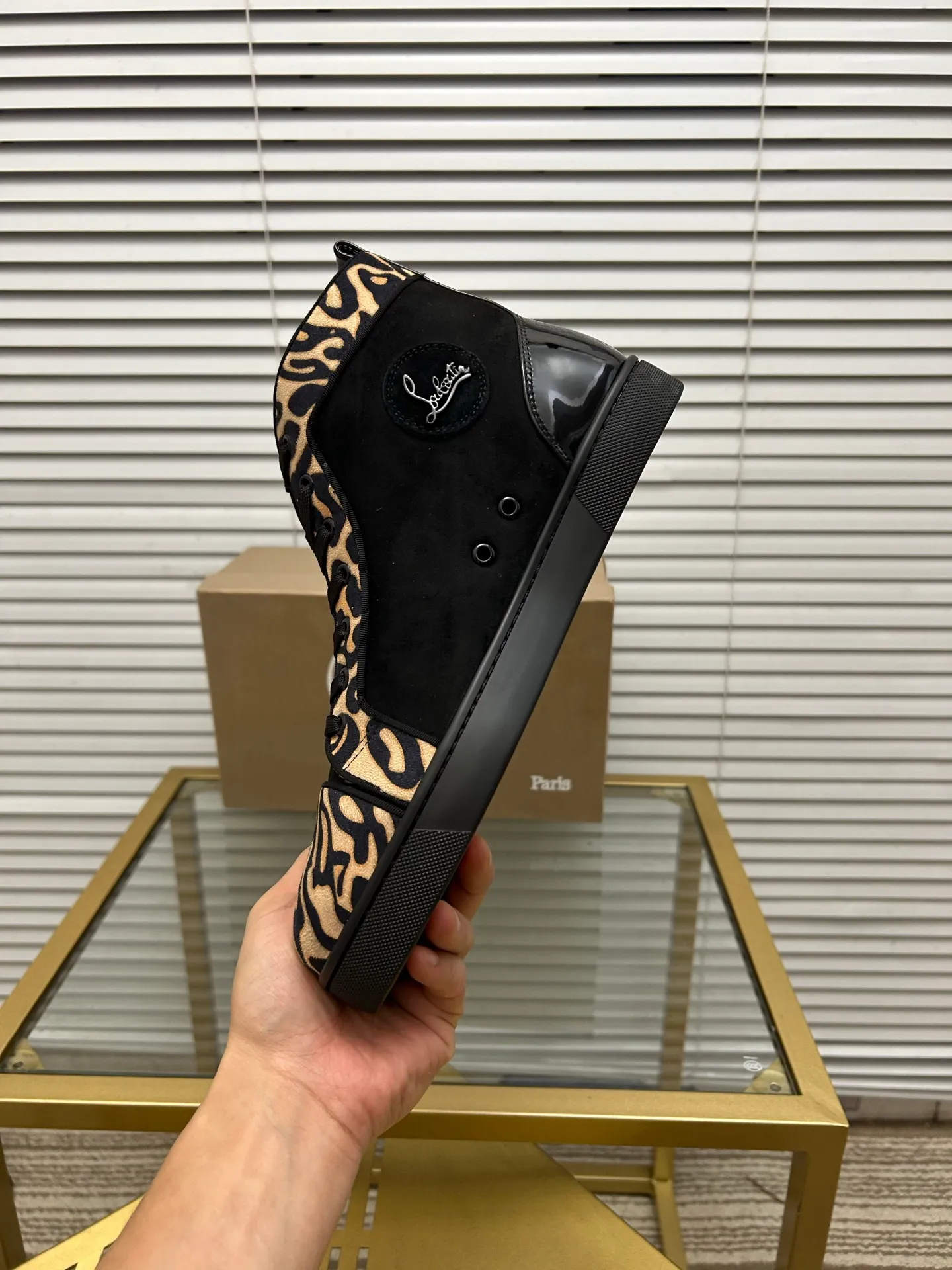 (Customized model) Ex-factory price is 540. christian louboutin (CL red sole shoes) counter series, casual sneakers for couples 📢 📢 📢 Exclusive hot style release 🎈🎈💪 Movable latex feet 👻 Finished outsole line [Proud] 😝Female 35-40# Male 38#-46, global supply😝 [Top version]: Original imported genuine leather upper, top original leather lining, original molded TPU outsole, original 1:1 detail processing, original shoe last,